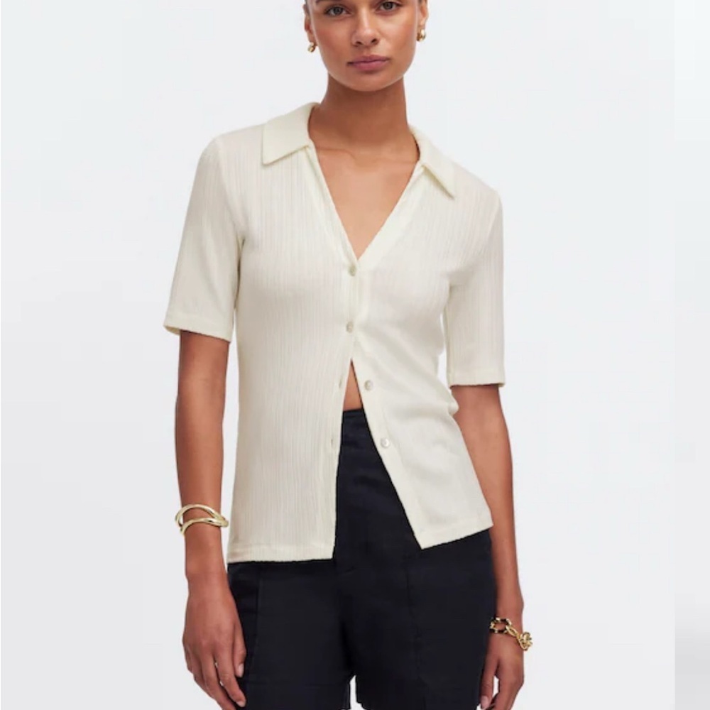 Madewell Cutaway Hem Polo Top size medium button up color creme fraiche